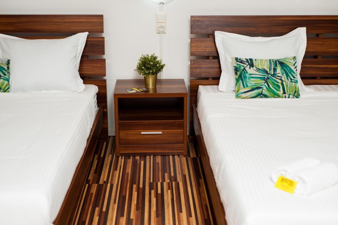 Hotel Le Pousse Pousse อันตานานารีโว ภายนอก รูปภาพ