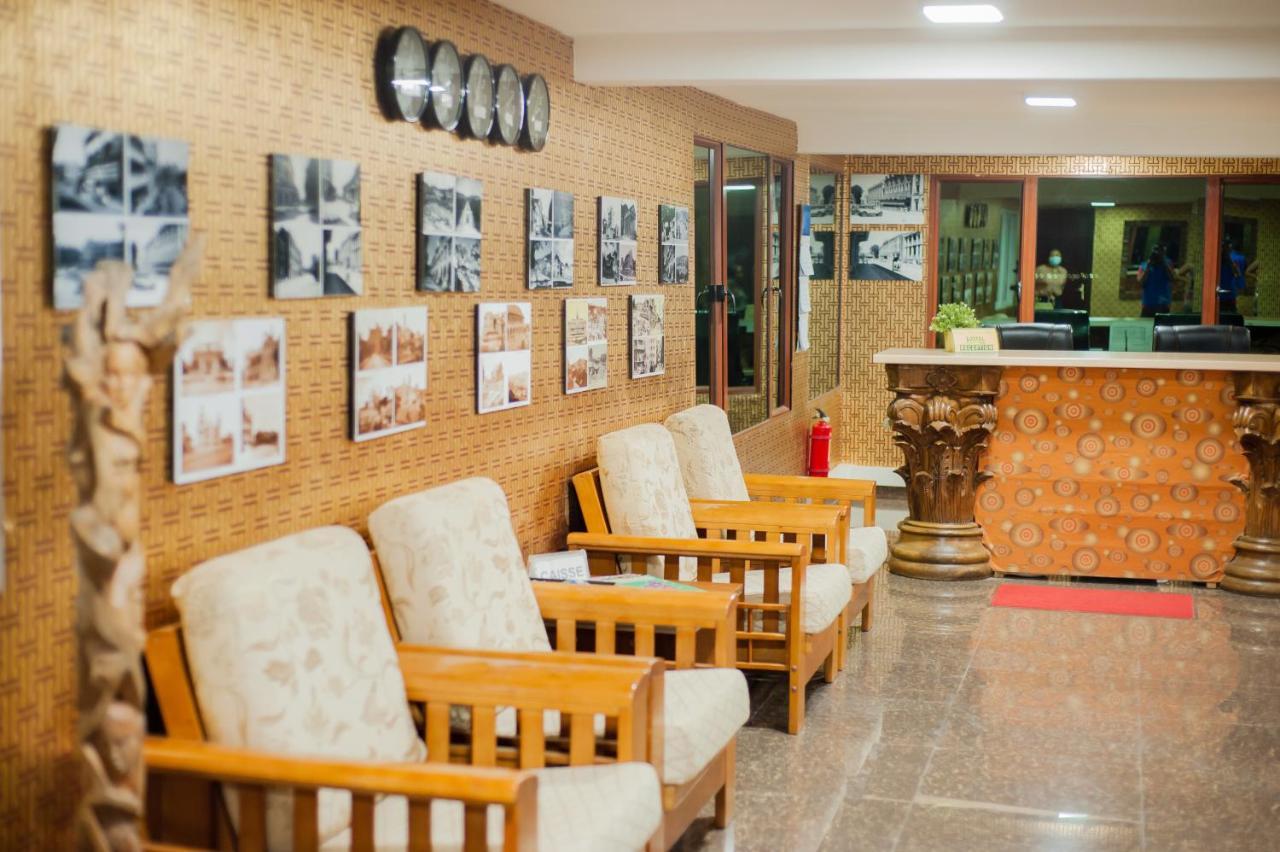 Hotel Le Pousse Pousse อันตานานารีโว ภายนอก รูปภาพ