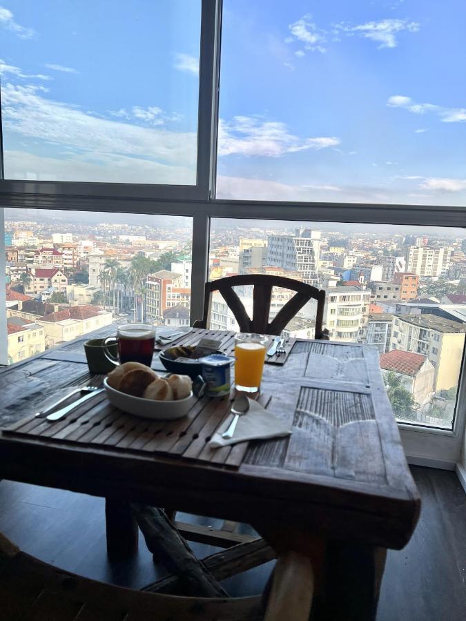 Hotel Le Pousse Pousse อันตานานารีโว ภายนอก รูปภาพ