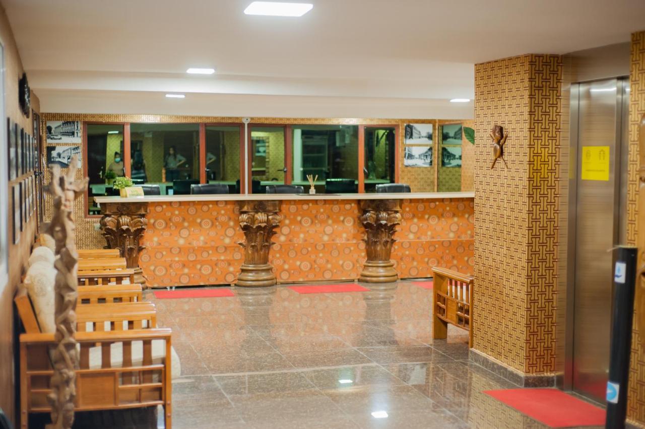 Hotel Le Pousse Pousse อันตานานารีโว ภายนอก รูปภาพ