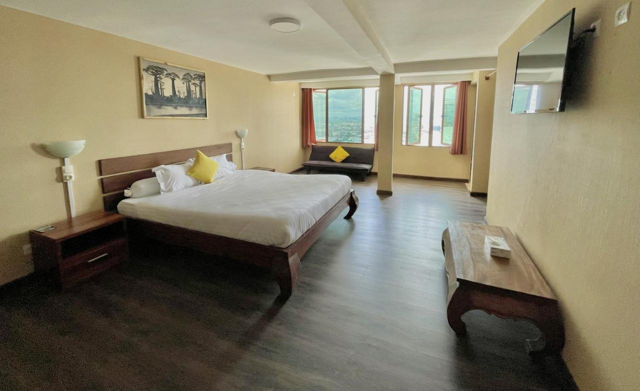 Hotel Le Pousse Pousse อันตานานารีโว ภายนอก รูปภาพ
