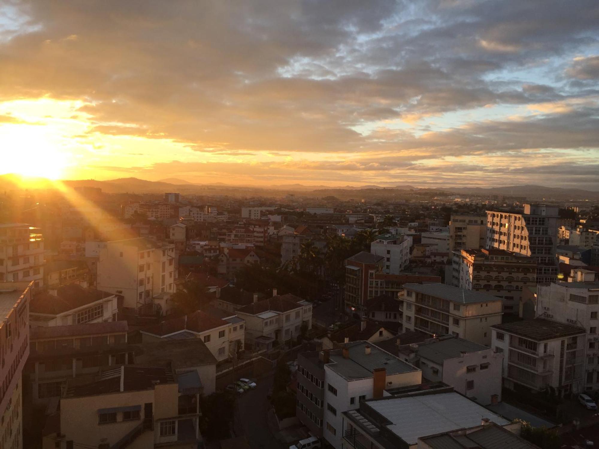 Hotel Le Pousse Pousse อันตานานารีโว ภายนอก รูปภาพ
