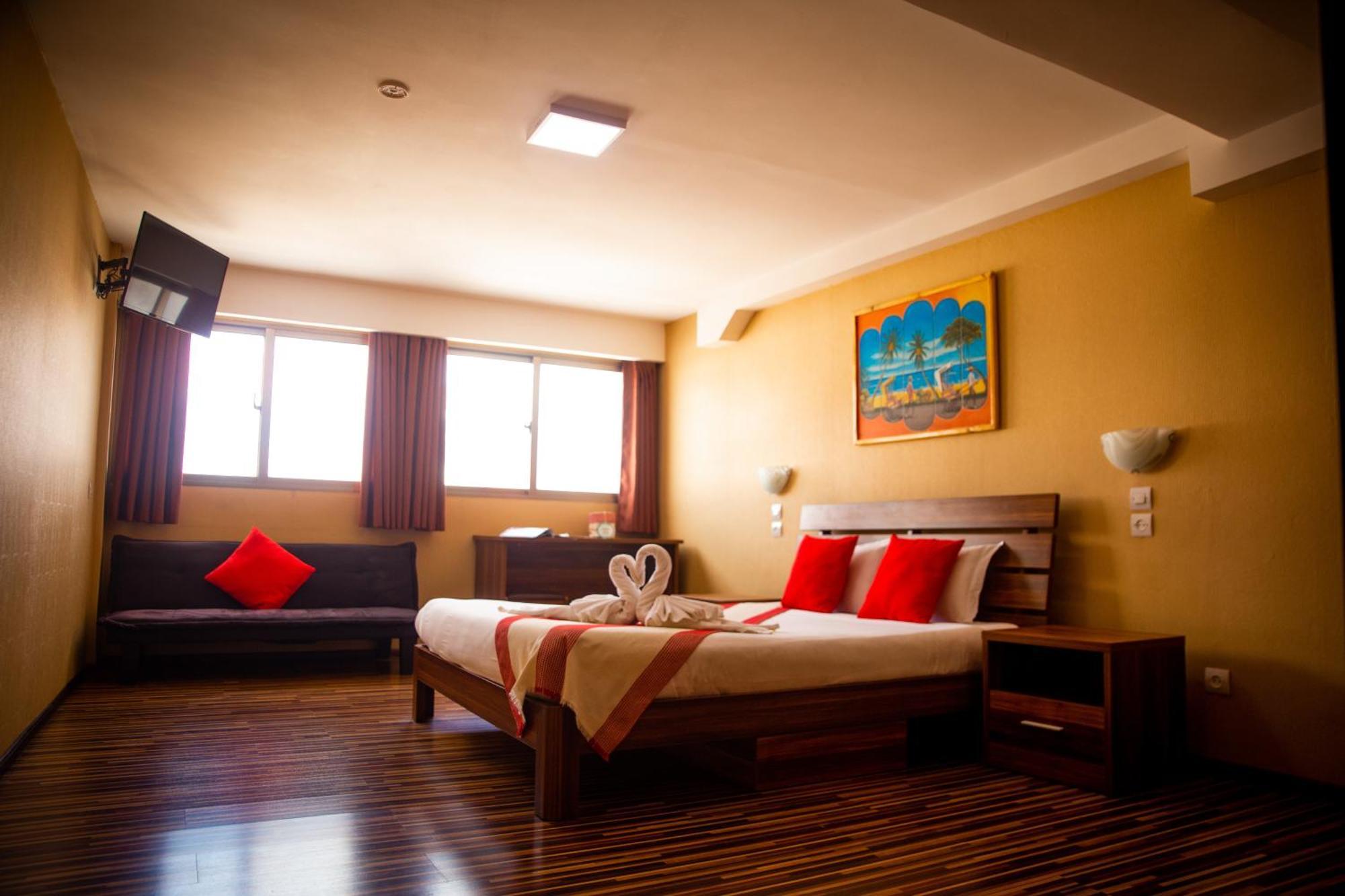 Hotel Le Pousse Pousse อันตานานารีโว ภายนอก รูปภาพ