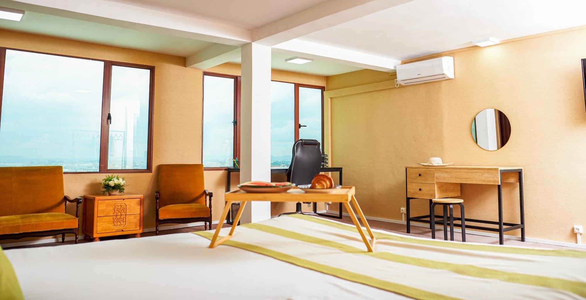 Hotel Le Pousse Pousse อันตานานารีโว ภายนอก รูปภาพ